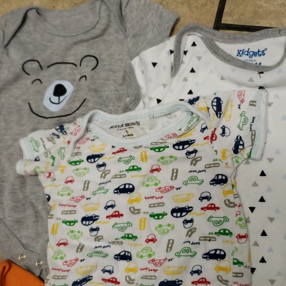 Bundle 0-3 month short sleeve onsies - Picture 4 of 4